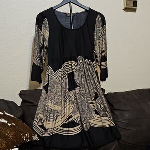 Reborn Black and Cream 3/4 Sleeve Dress
